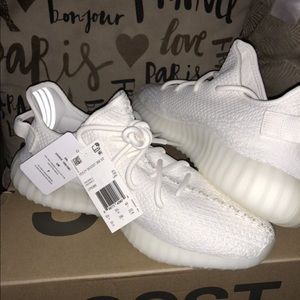 YEEZY TRIPLE WHITE BOOST 350 V2